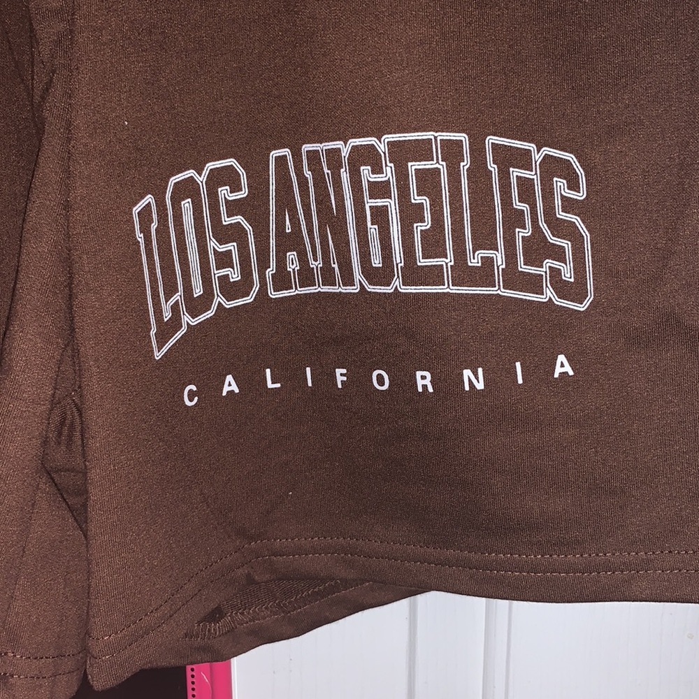 Brown shorts - Picture 2 of 4